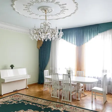 3 кімнати вулиця січових стрільців 17 центр Апартаменты *