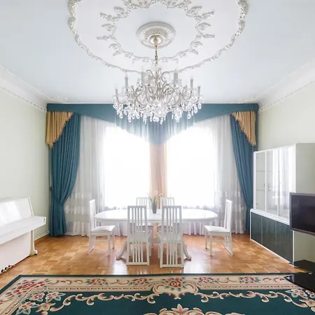 3 кімнати вулиця січових стрільців 17 центр Apartament